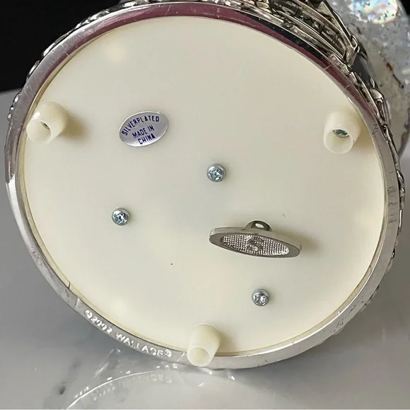 Santa & Sleigh Silverplated Snow Globe by Wallace Silversmiths - Picture 5 of 7